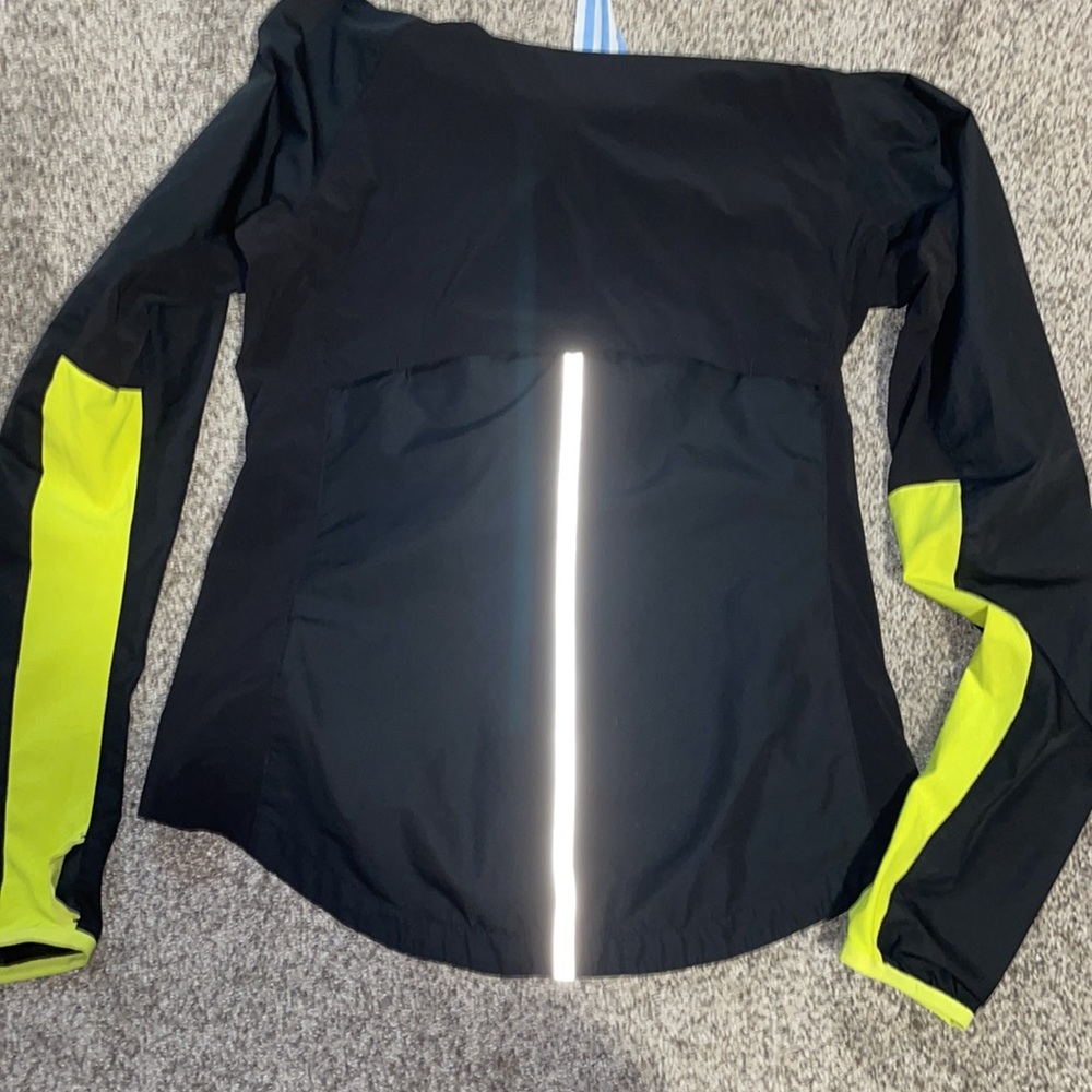 Windbreaker - Picture 2 of 4